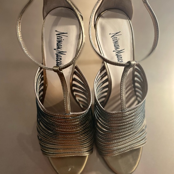 Neiman Marcus Gold leather stiletto heels with ankle strap. Size 10. - Picture 2 of 12